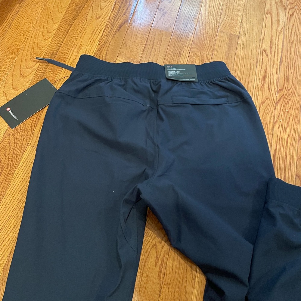 Lululemon Athletica Midnight Blue Pants, way too short for me 🫣🤦🏿‍♀️